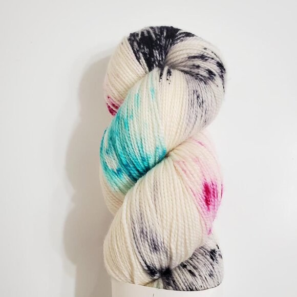 Vivid Yarn Studio Superwash Merino Blend Roller Derby 400yds 100g Fingering - Picture 5 of 8